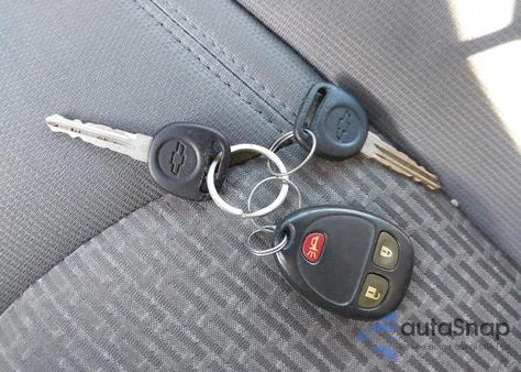 2011 Chevrolet Traverse Ls из США, поврежденный, VIN 1GNKRFED0BJ412940